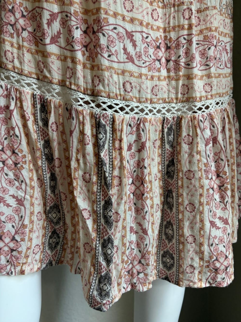 Spell & The Gypsy, Zahara Midi Dress.
Boho, feminine, floral, lightweight xs - Picture 6 of 15